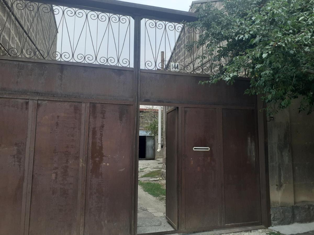 Guest House Otilia Guiumri Exterior foto